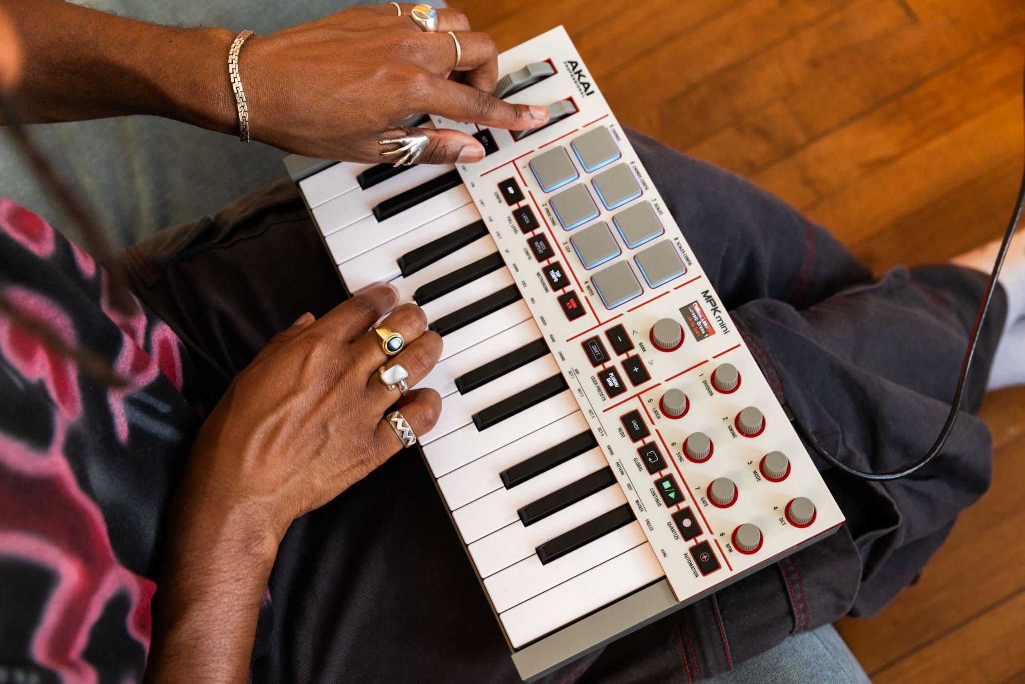Akai MPK Mini 4 in Grey - Andertons Music Co.